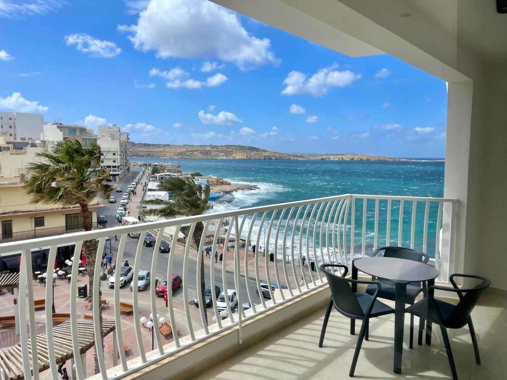 Bugibba Square Seafront Lux Apartments By Holi San Pawl il-Baħar Eksteriør billede